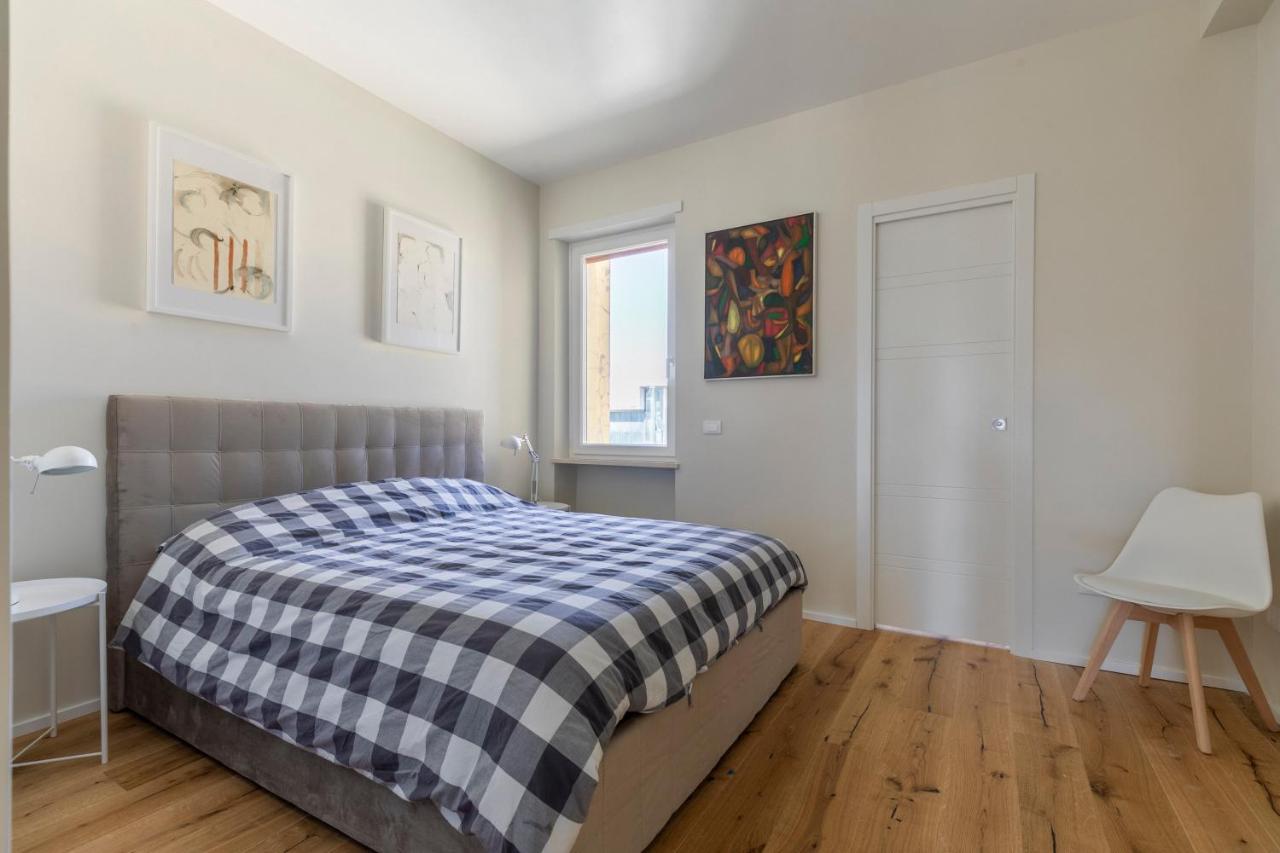 La Dolce Vita - Sunny Penthouse Trastevere Station 100Sqm Rome Luaran gambar