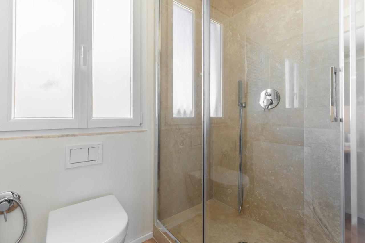 La Dolce Vita - Sunny Penthouse Trastevere Station 100Sqm Rome Luaran gambar