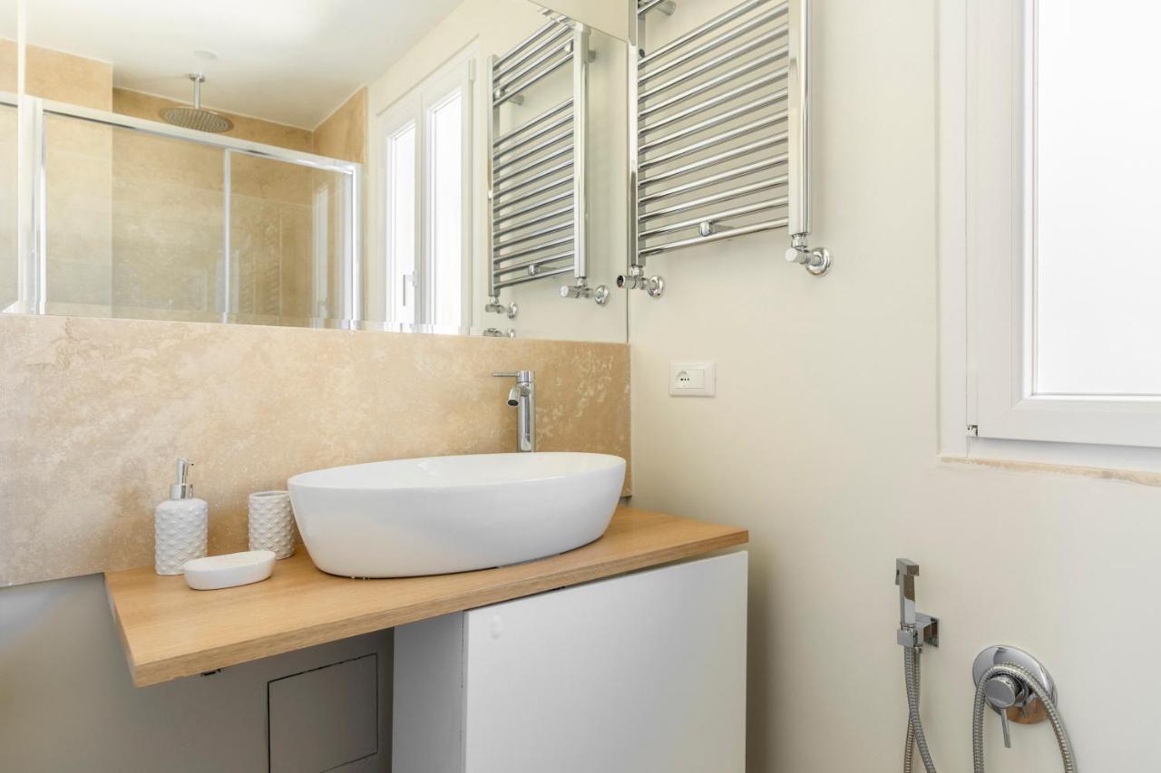 La Dolce Vita - Sunny Penthouse Trastevere Station 100Sqm Rome Luaran gambar