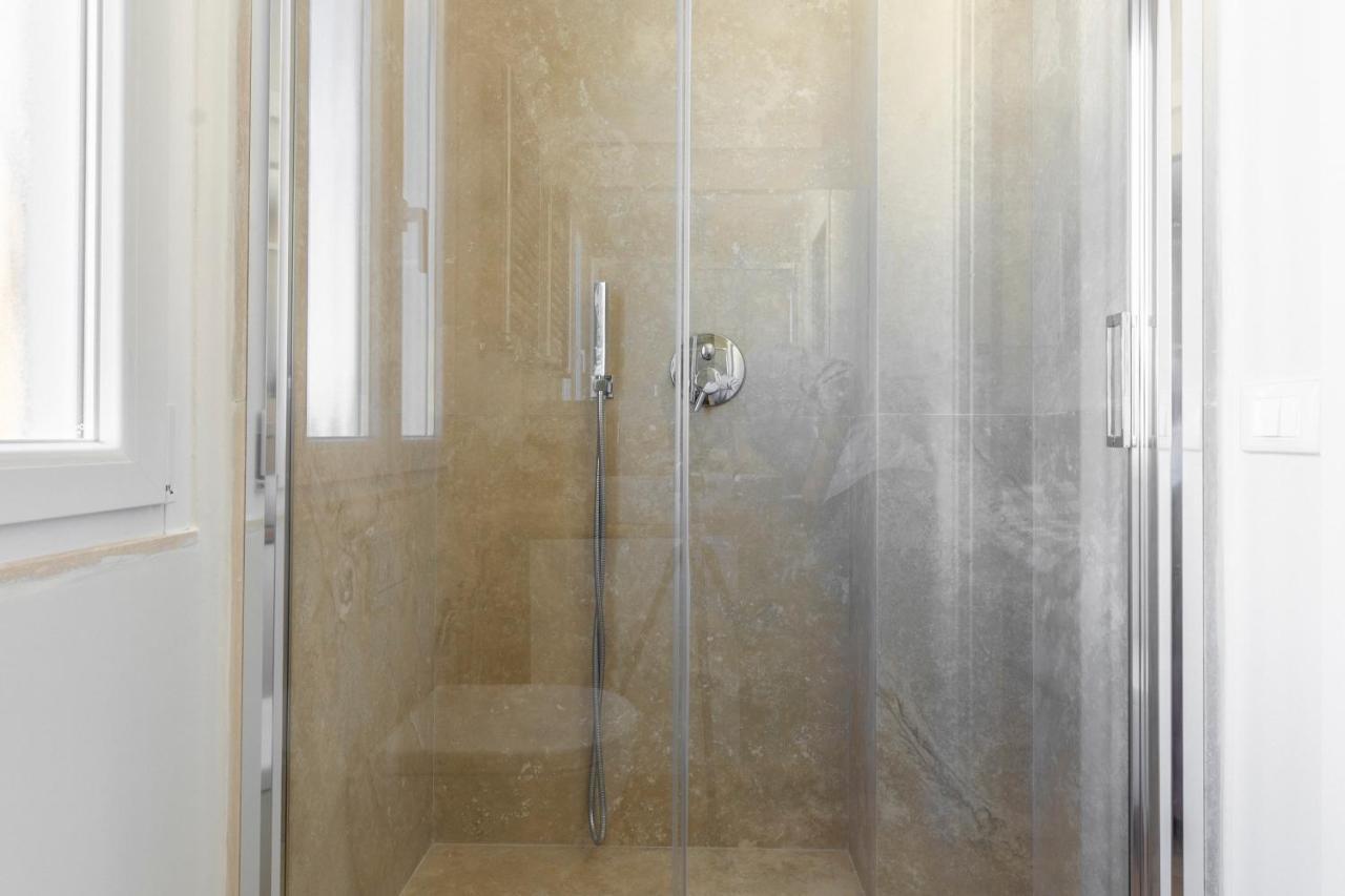 La Dolce Vita - Sunny Penthouse Trastevere Station 100Sqm Rome Luaran gambar